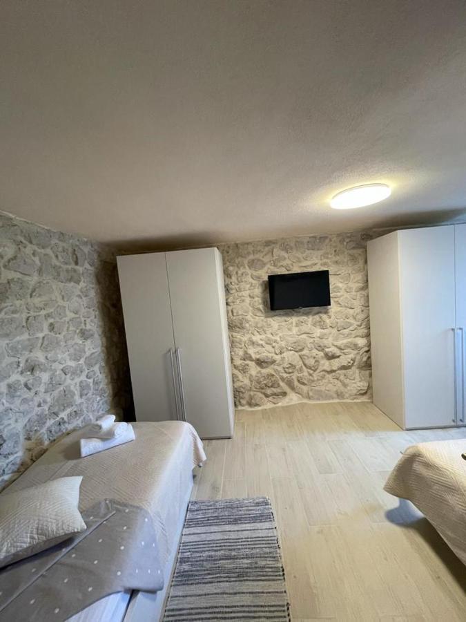 Patakun Holiday Home For 5, With Heated Pool Lecevica Esterno foto