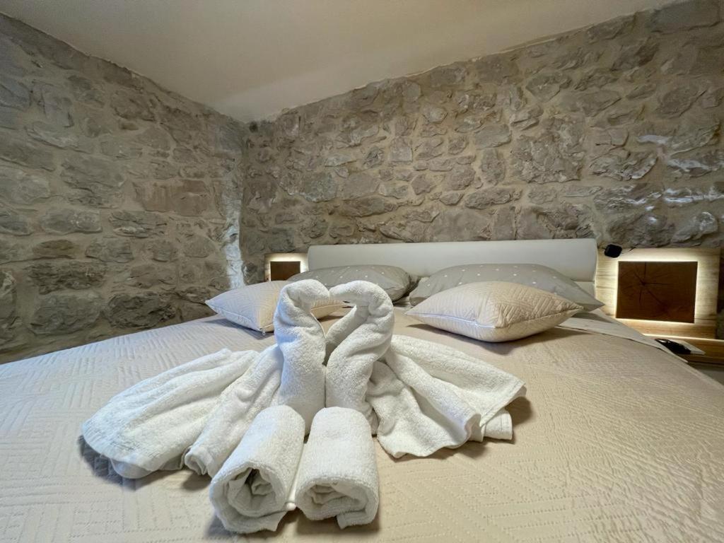 Patakun Holiday Home For 5, With Heated Pool Lecevica Esterno foto