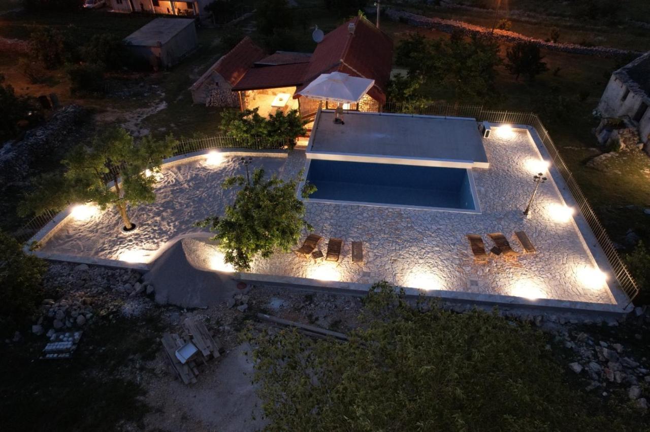 Patakun Holiday Home For 5, With Heated Pool Lecevica Esterno foto