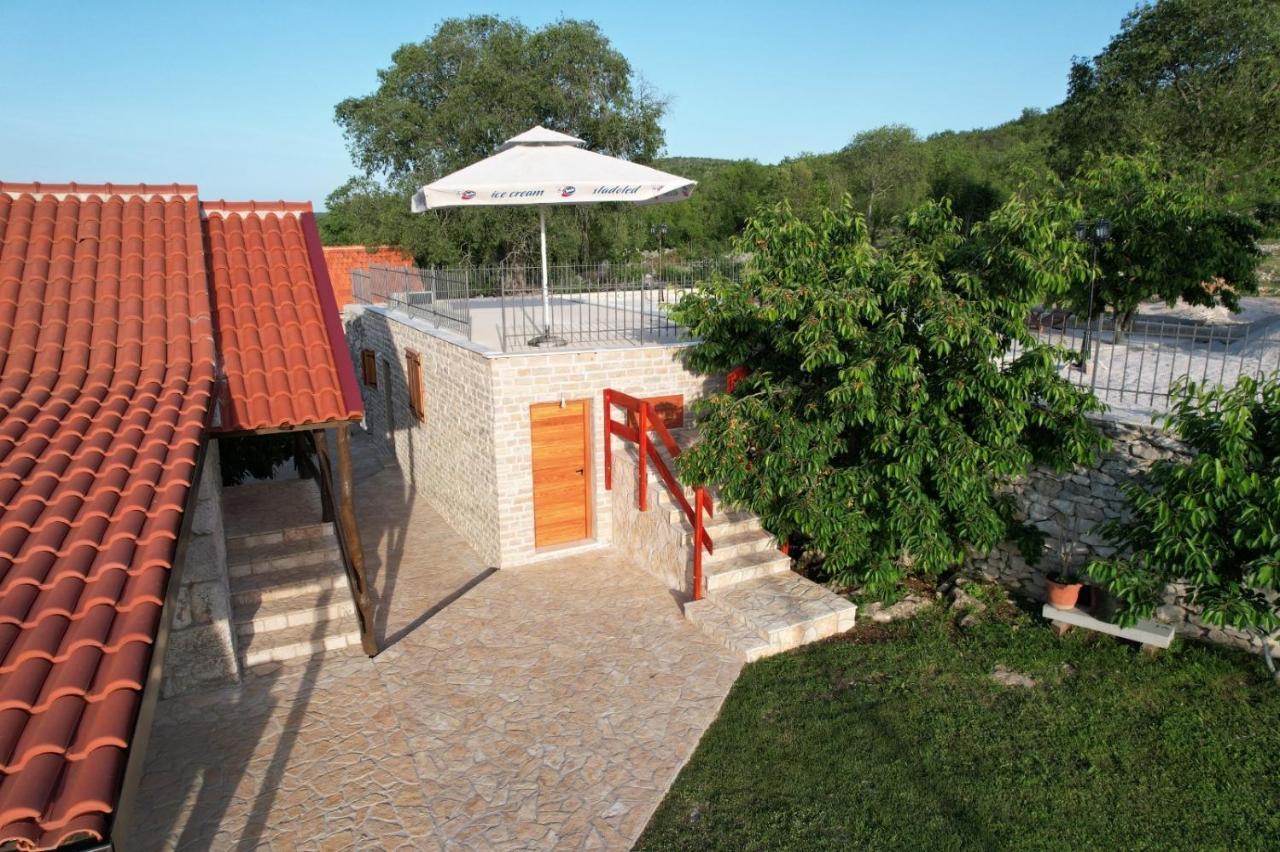 Patakun Holiday Home For 5, With Heated Pool Lecevica Esterno foto