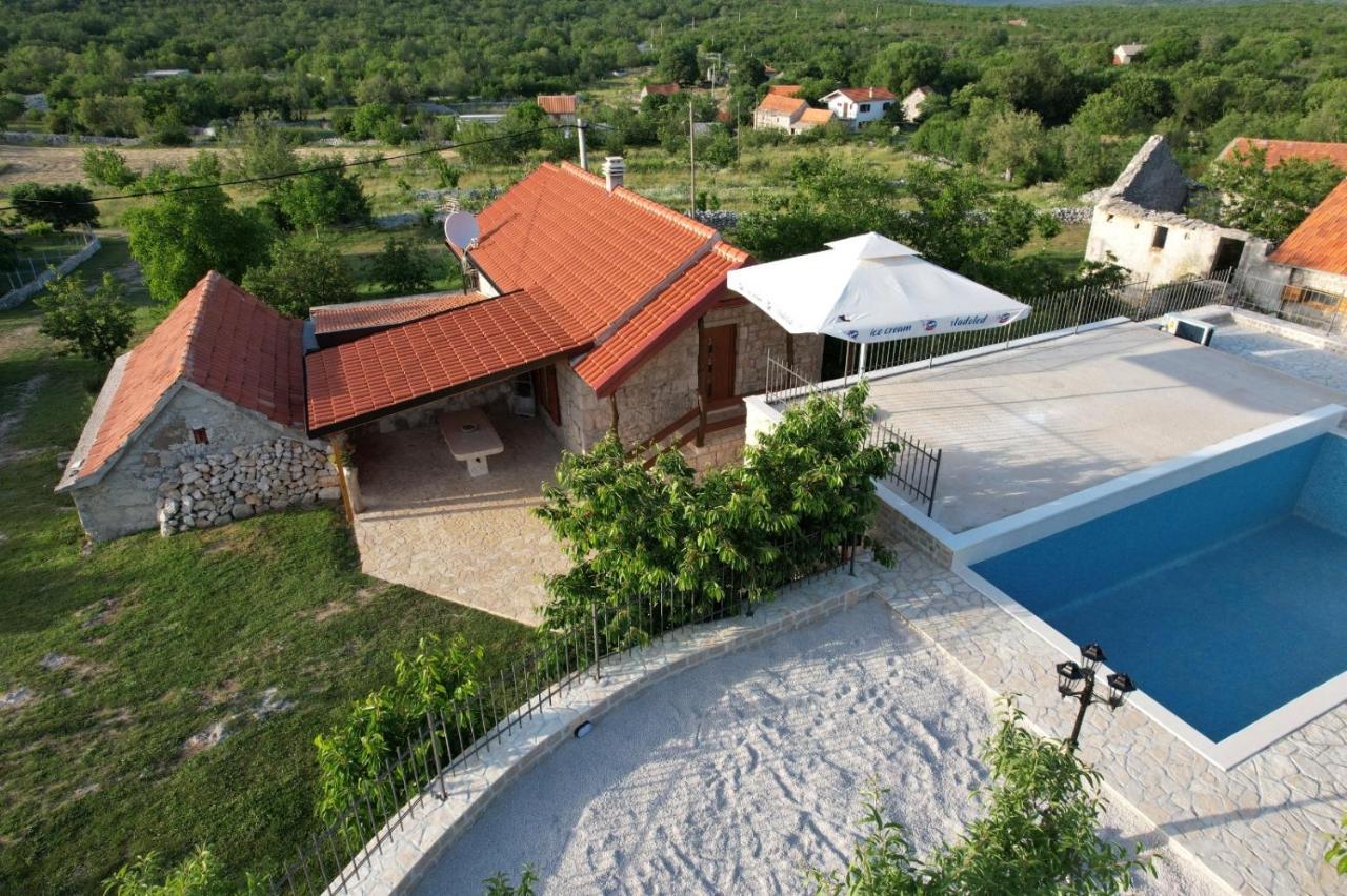Patakun Holiday Home For 5, With Heated Pool Lecevica Esterno foto