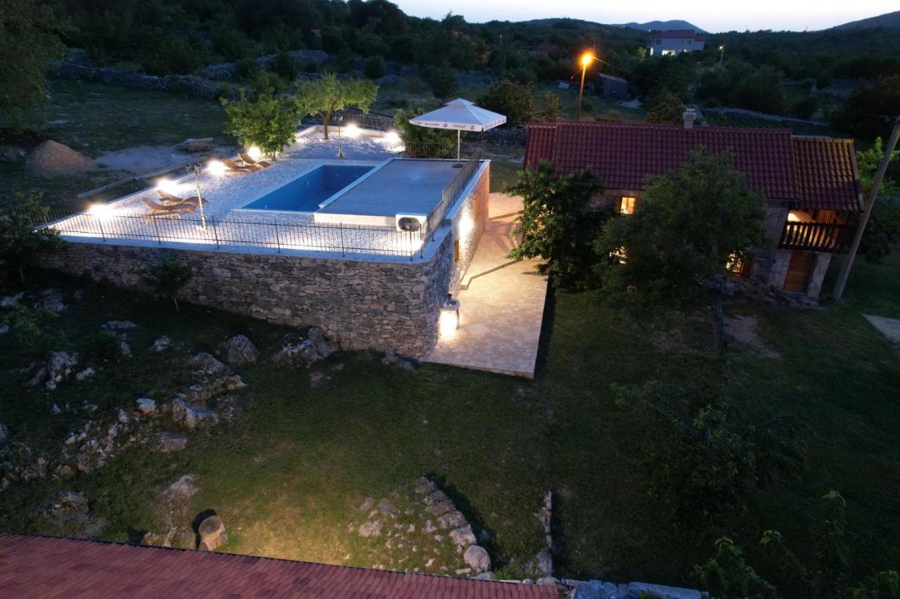Patakun Holiday Home For 5, With Heated Pool Lecevica Esterno foto