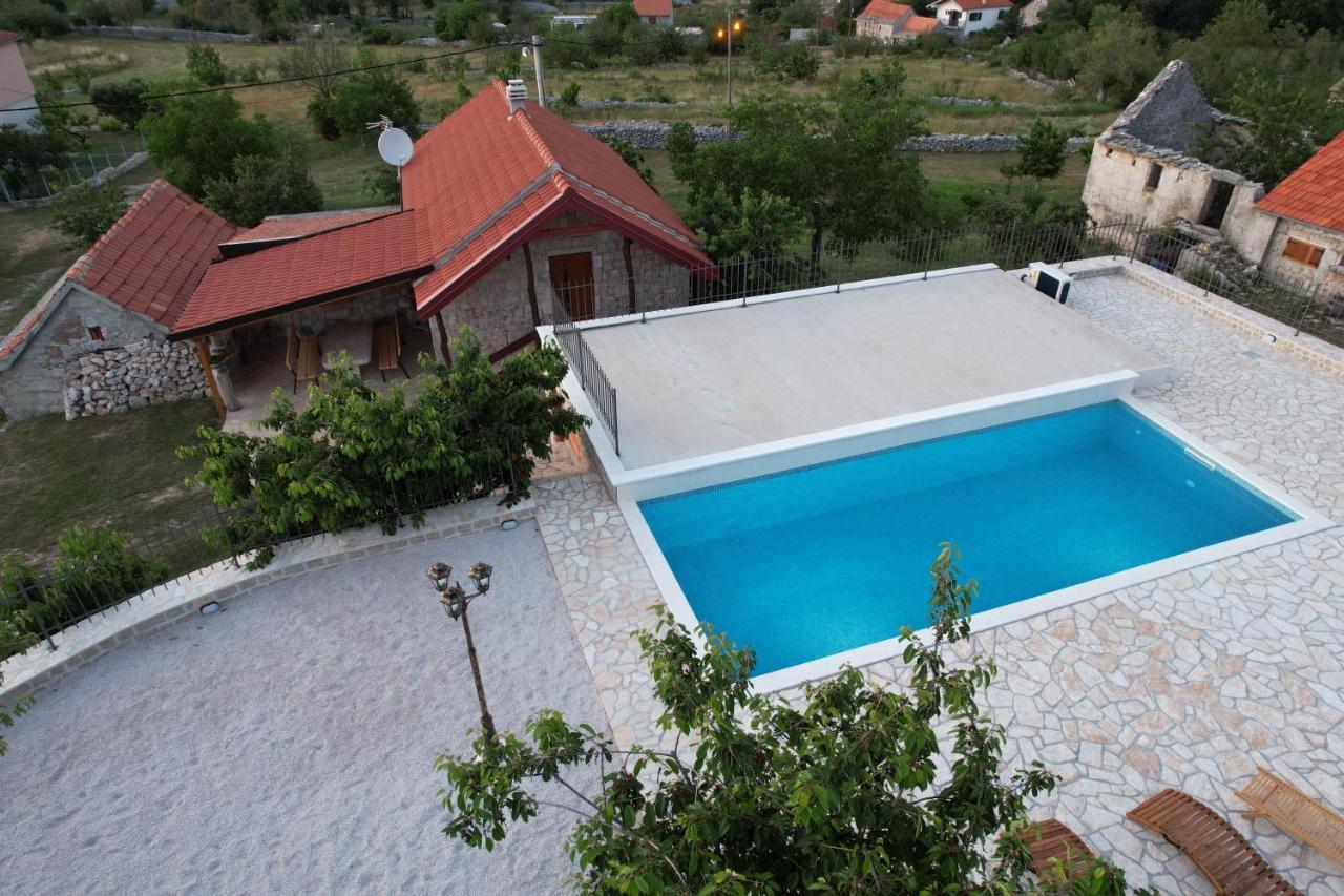 Patakun Holiday Home For 5, With Heated Pool Lecevica Esterno foto