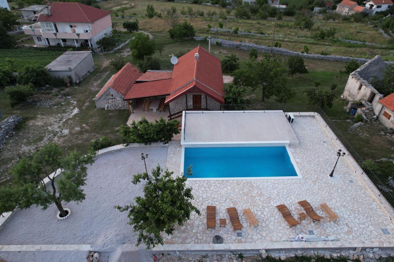 Patakun Holiday Home For 5, With Heated Pool Lecevica Esterno foto