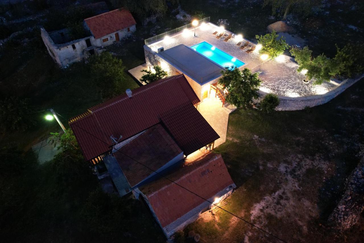 Patakun Holiday Home For 5, With Heated Pool Lecevica Esterno foto