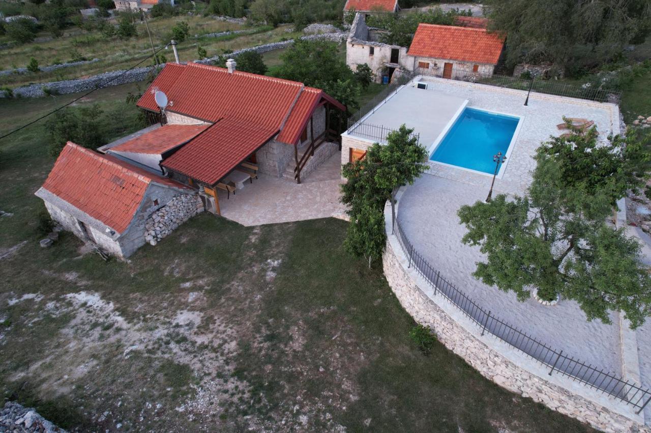 Patakun Holiday Home For 5, With Heated Pool Lecevica Esterno foto
