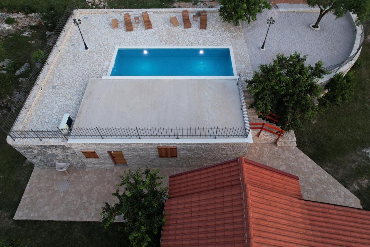 Patakun Holiday Home For 5, With Heated Pool Lecevica Esterno foto