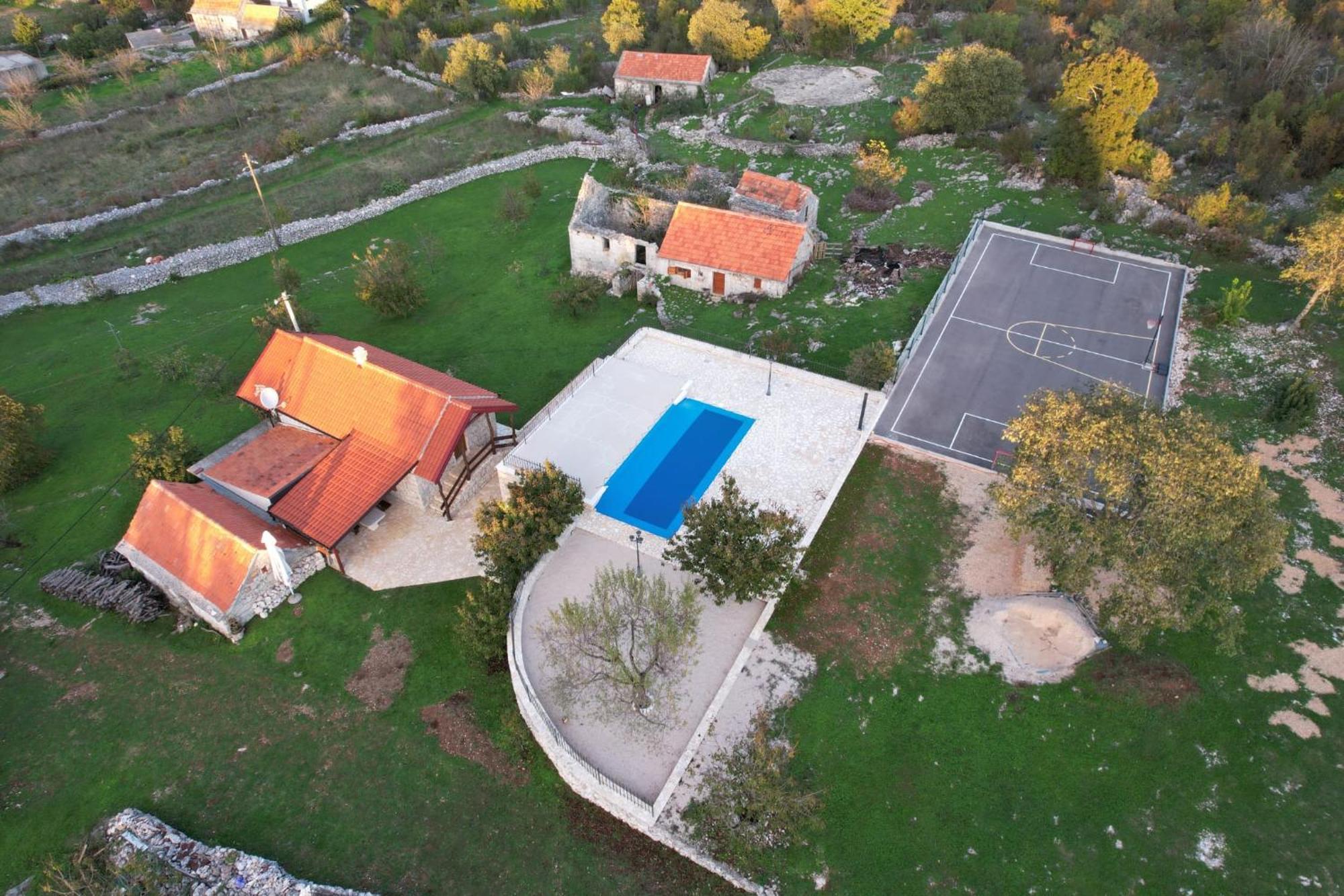 Patakun Holiday Home For 5, With Heated Pool Lecevica Esterno foto