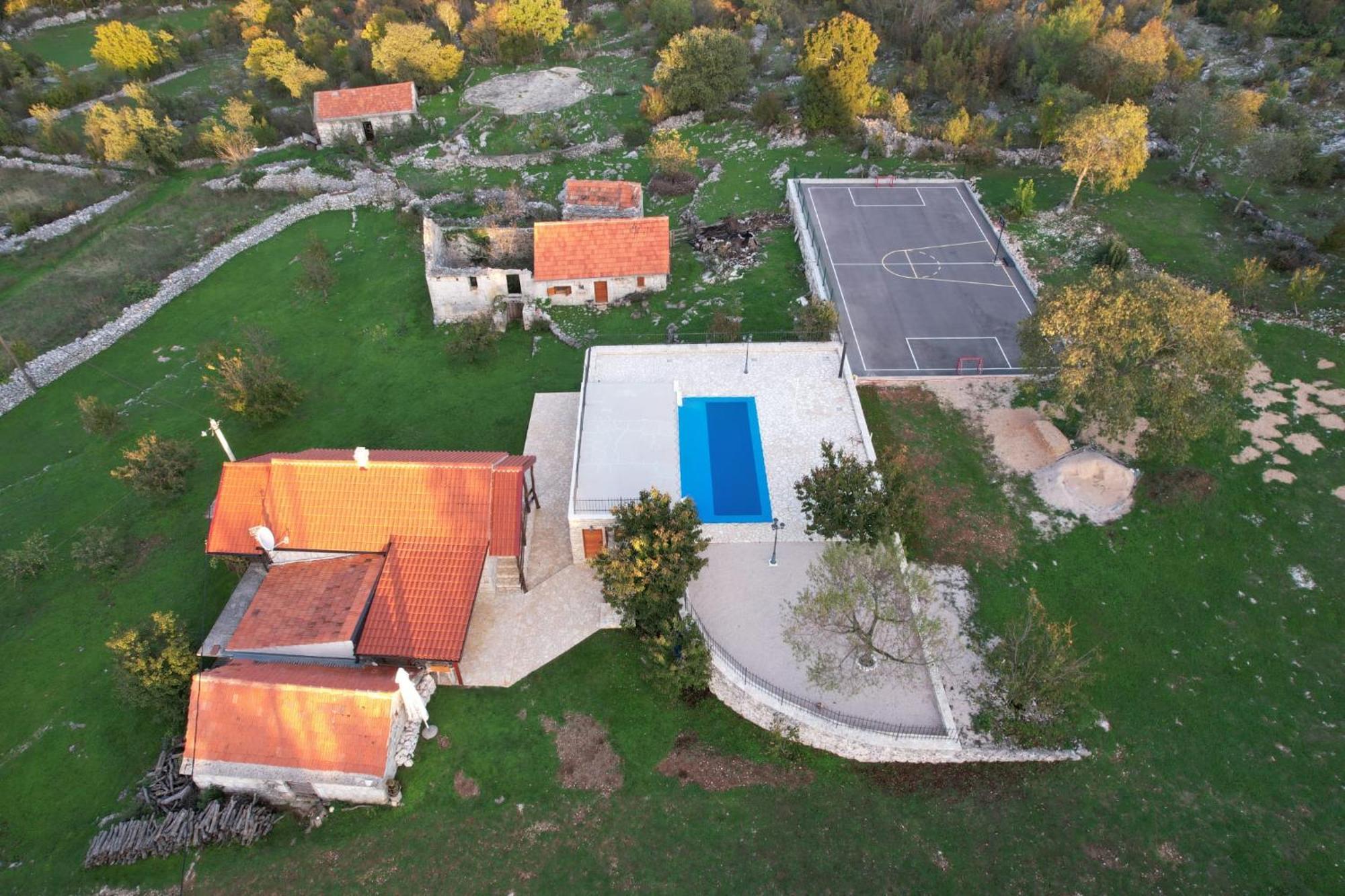 Patakun Holiday Home For 5, With Heated Pool Lecevica Esterno foto